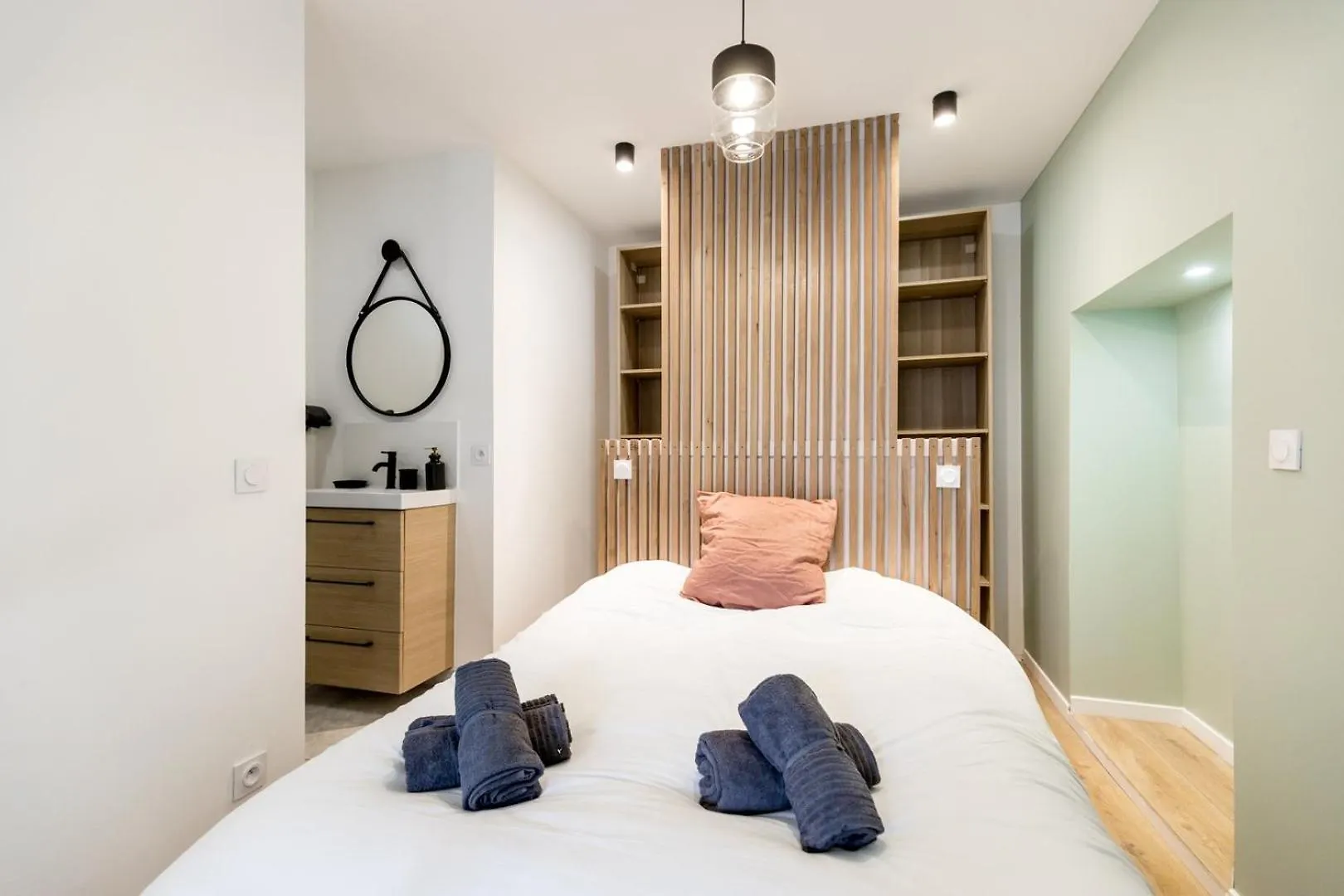Charming 1 Bedroom In The Cours Julien | By Airnest Marseille Apartment