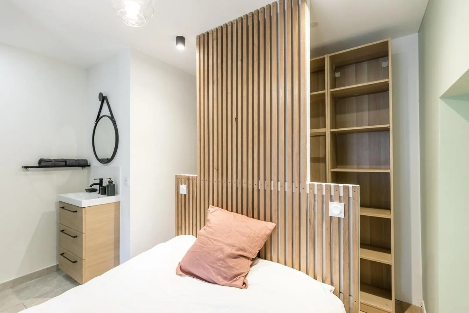 Apartment Charming 1 Bedroom In The Cours Julien | By Airnest Marseille