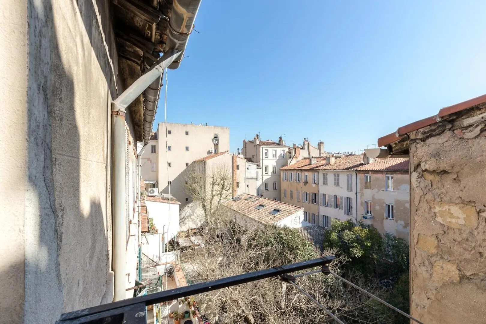 Charming 1 Bedroom In The Cours Julien | By Airnest Marseille