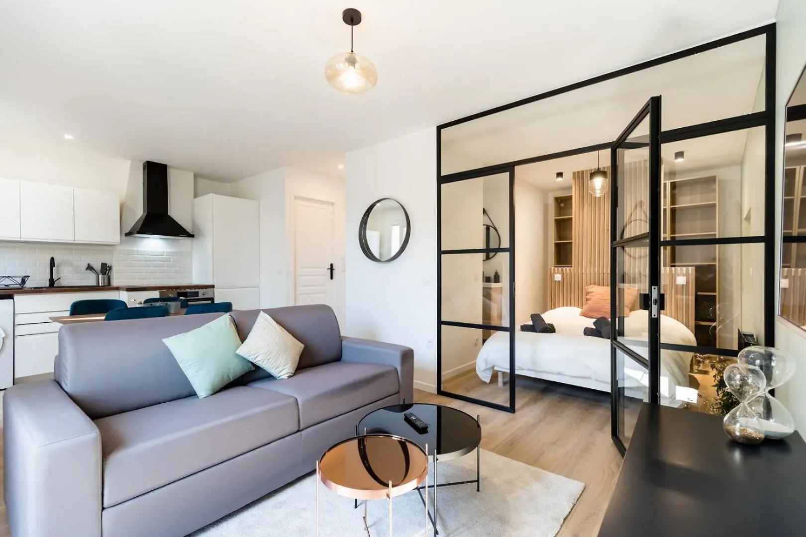 Charming 1 Bedroom In The Cours Julien | By Airnest Marseille