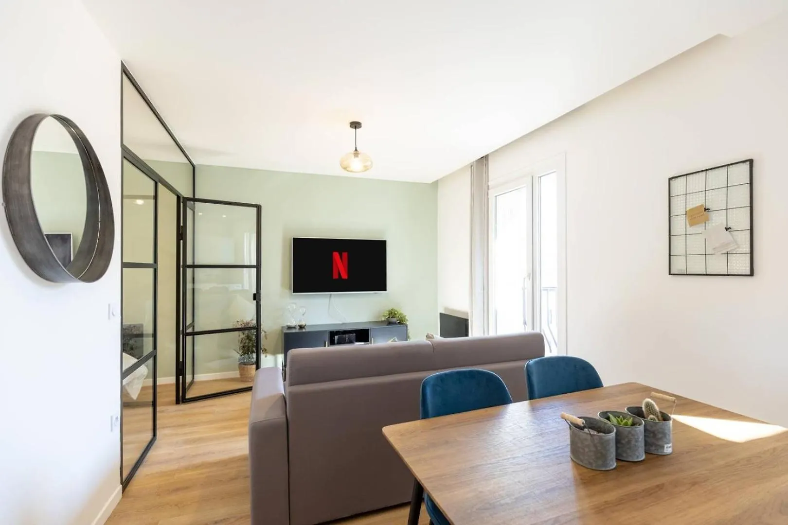 Apartment Charming 1 Bedroom In The Cours Julien | By Airnest Marseille