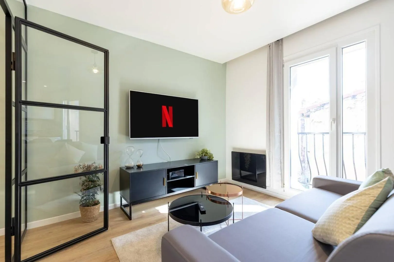 Charming 1 Bedroom In The Cours Julien | By Airnest Marseille 0*,  France